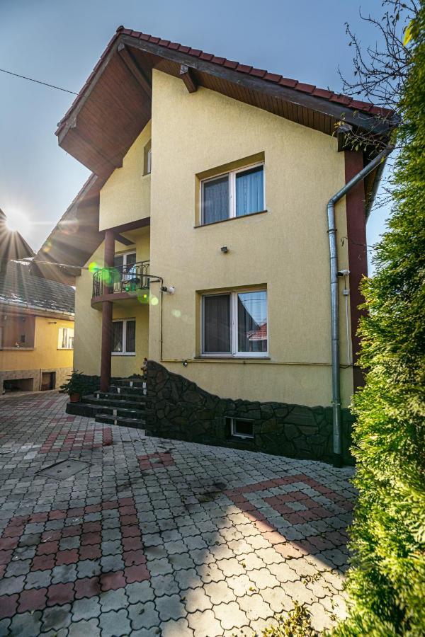 Villa Casa David à Săcele Extérieur photo