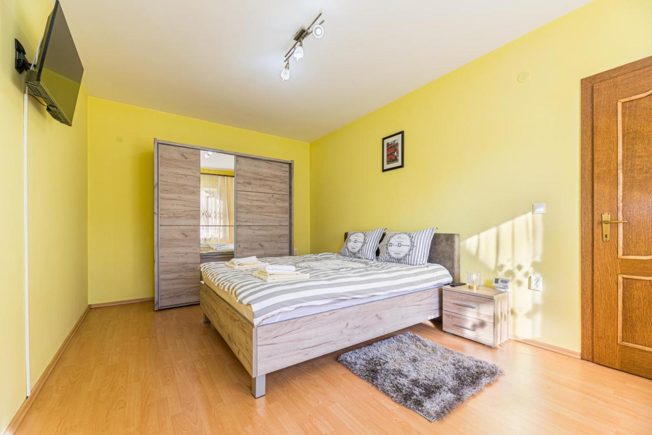 Villa Casa David à Săcele Extérieur photo