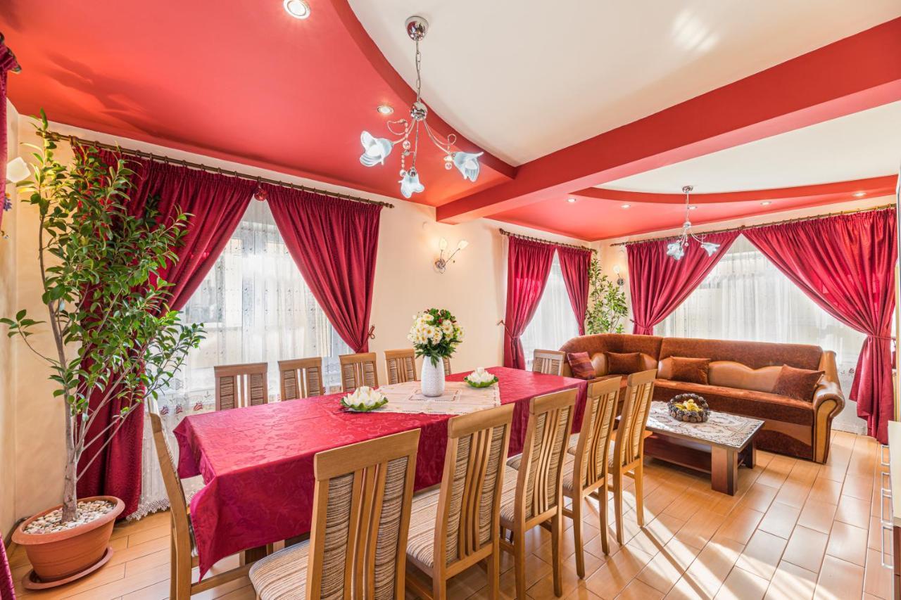 Villa Casa David à Săcele Extérieur photo